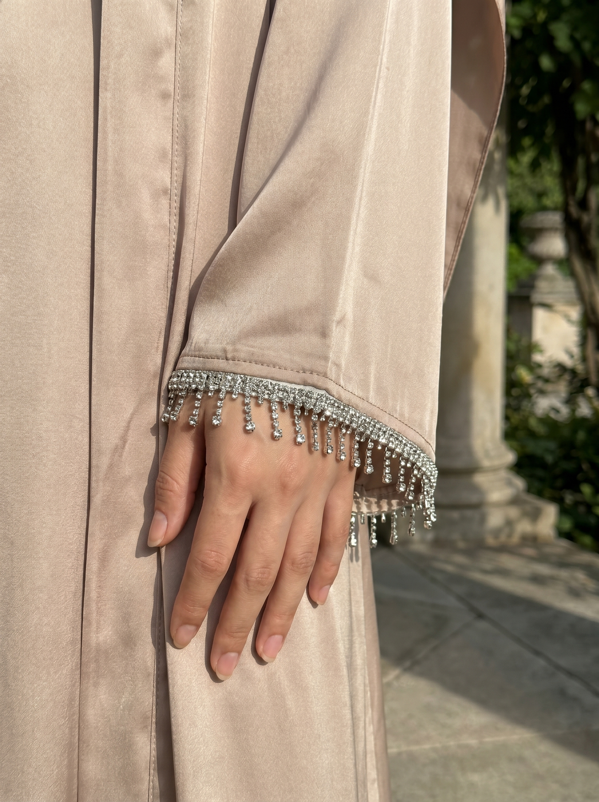 Nūr Amal – Satin Abaya & Matching Hijab